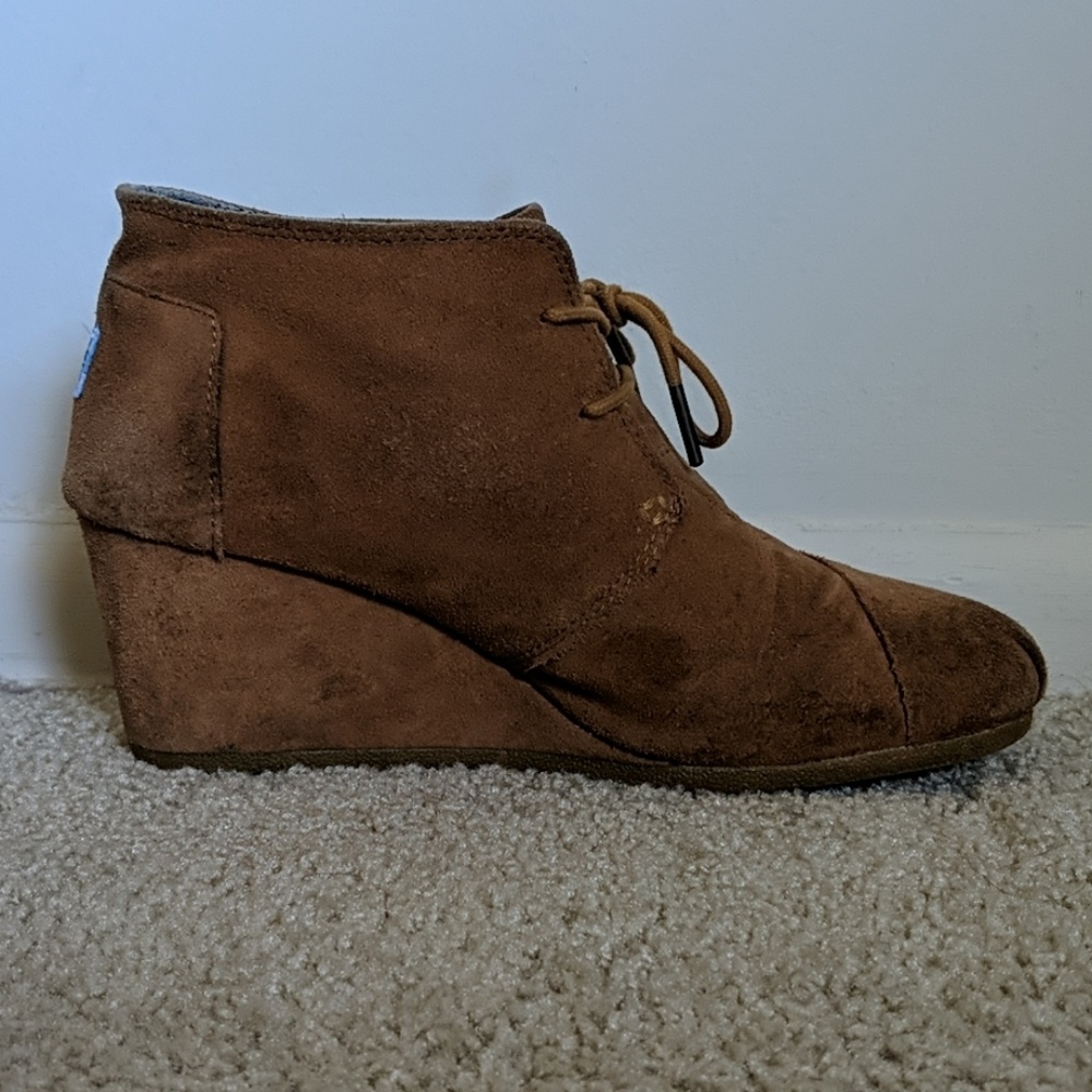 Toms suede Kala booties wedges